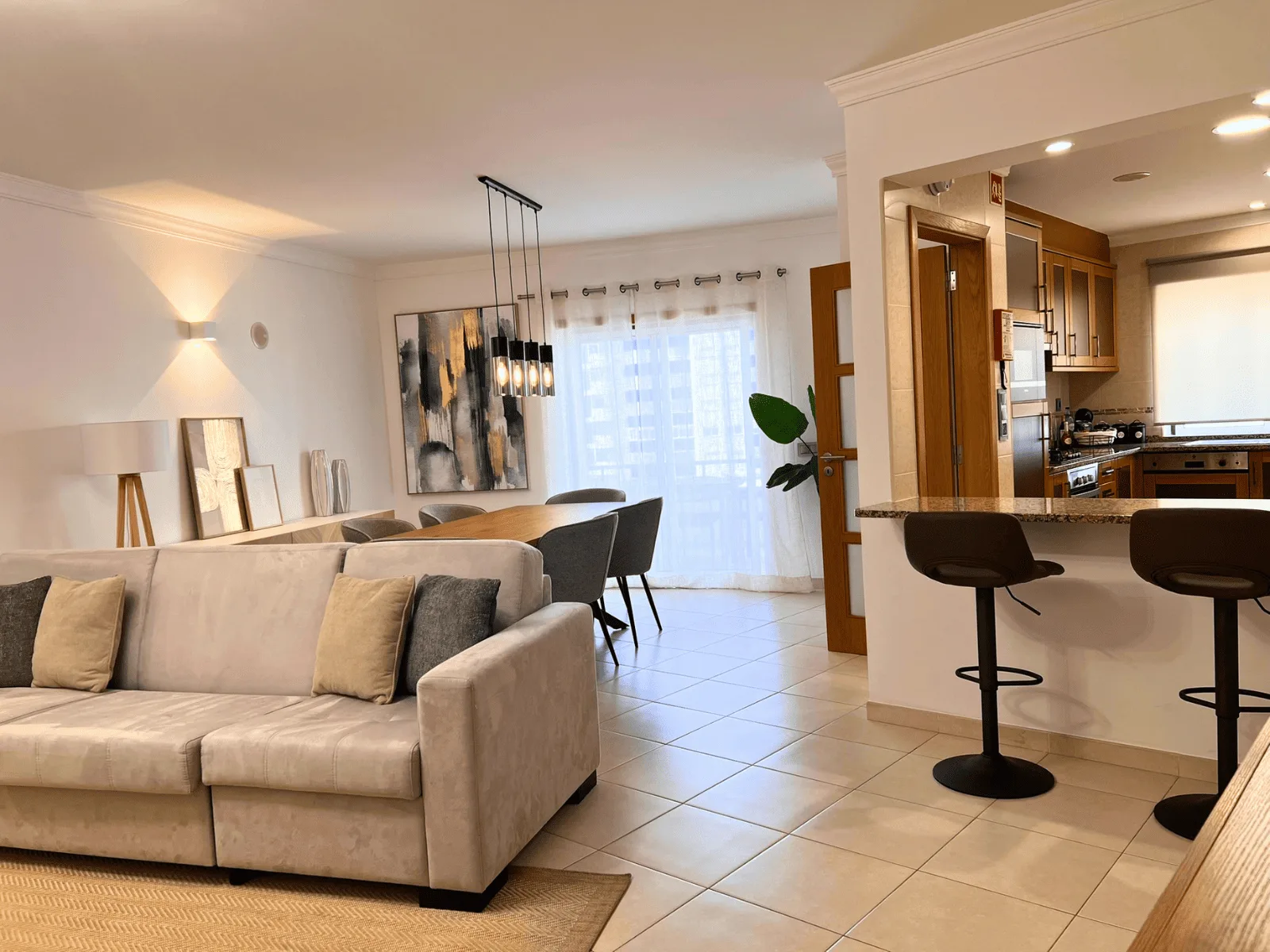 Timeless Beach IV — interior 2